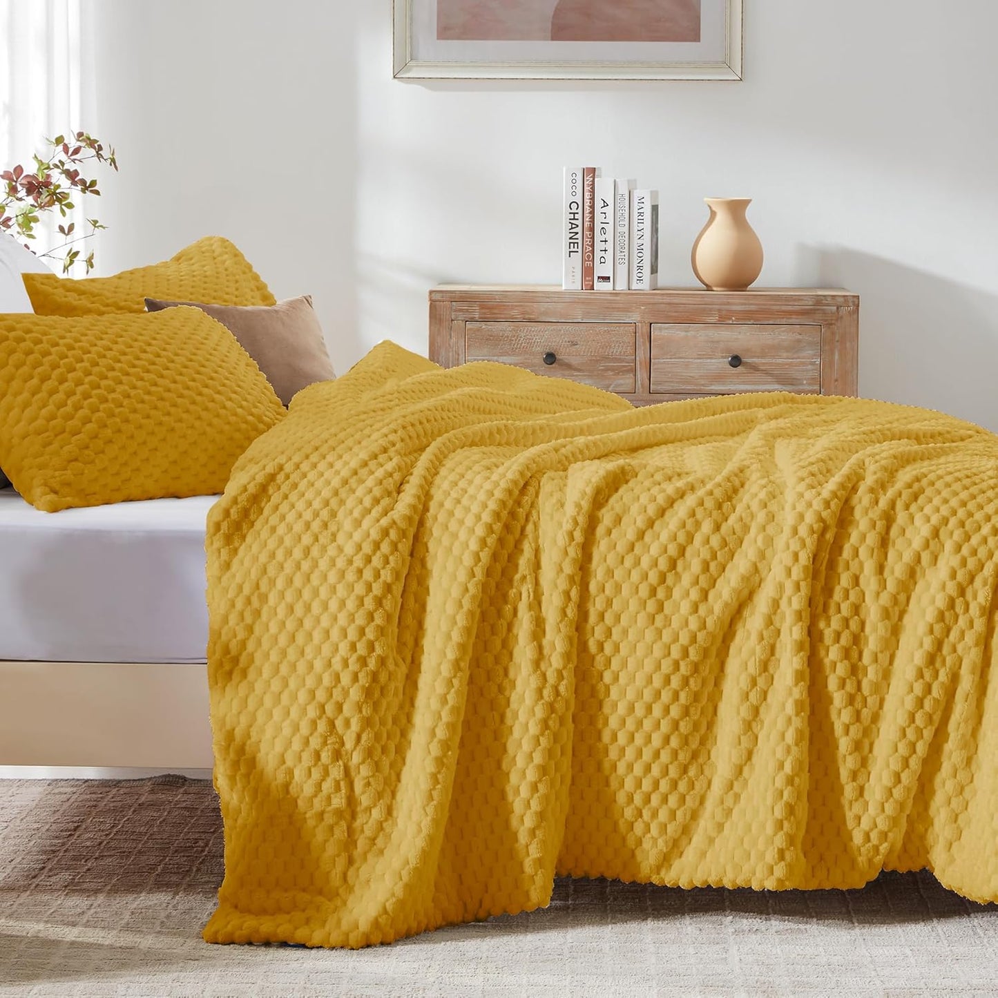 Fluffy King Size Comforter Set - Yellow Fleece Soft Comforter for King Size Bed, Luxury Warm Bedding Set for Winter, Fuzzy Bed Set 3 Pieces (1 Comforter, 2 Pillowcases)