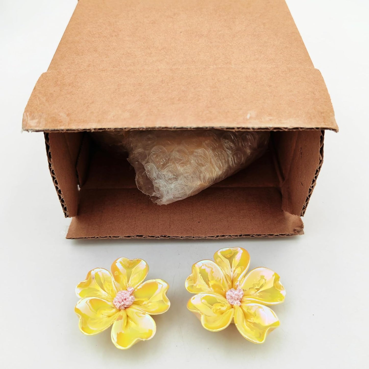 10 PCS 3D Flower Ceramic Tiles,1.6" Handmade Procelain Ceramic Flowers for Artwork,Fish Tank,Vases,Living Room, Dining Table,Office, Home Floral Decor (Single-Flowered Iridescent Yellow)