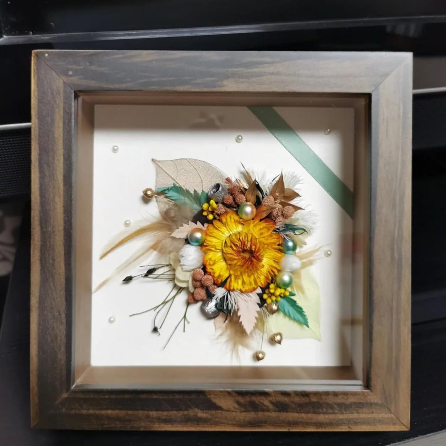 Natural Dried Flowers for Crafts, 45-60 Pcs Mixed Daisies & Sunflower Heads, Chrysanthemum Petals for Candle Making, Wreaths, Wedding Decor, DIY Crafts