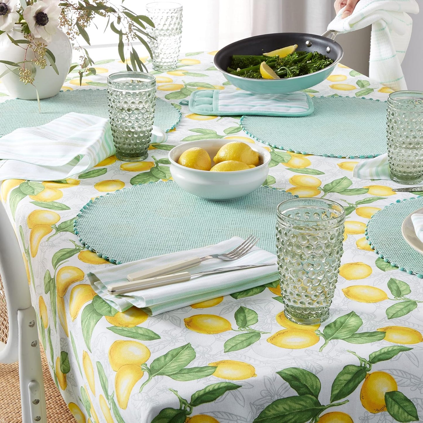 Lots of Lemons Tablecloth Single Pack, White/Yellow, 60"x120"