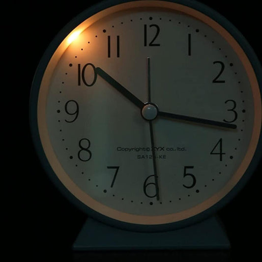 Simple Alarm Clock Watch, Bedside Alarm for Student Dormitory, Night Light, Silent Bedroom Battery Powered(Yellow)
