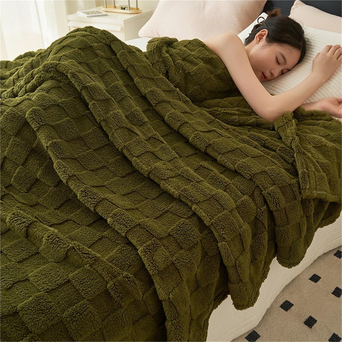 Luxury Faux Rabbit Fur Blanket, Super Soft, Cozy Fleece Thick Warm Throw for Winter, Machine Washable Double-Sided Fluffy Blanket Home Decor(Yellow,130x160cm(51x63inch))