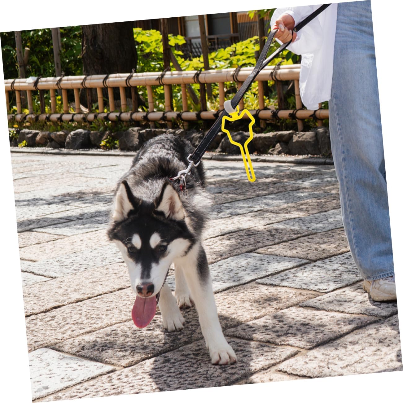 2Pcs Hands-Free Dog Poop Bag Holder Clip Leash Waste Carrier for Walking Running Bicycle Sturdy Waste Bag Dispenser for Pets Yellow