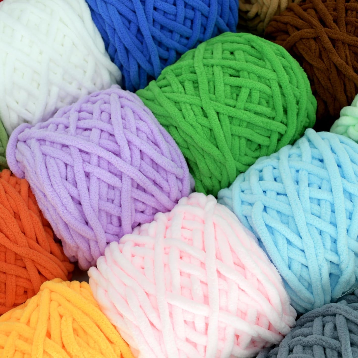 Chunky Chenille Yarn for Crocheting,Yellow Fluffy Velvet Plush Yarn Thick Soft Chunky Chenille Yarn Baby Blanket Yarn for Crocheting Knitting Beginners 100g(Chicken Yellow