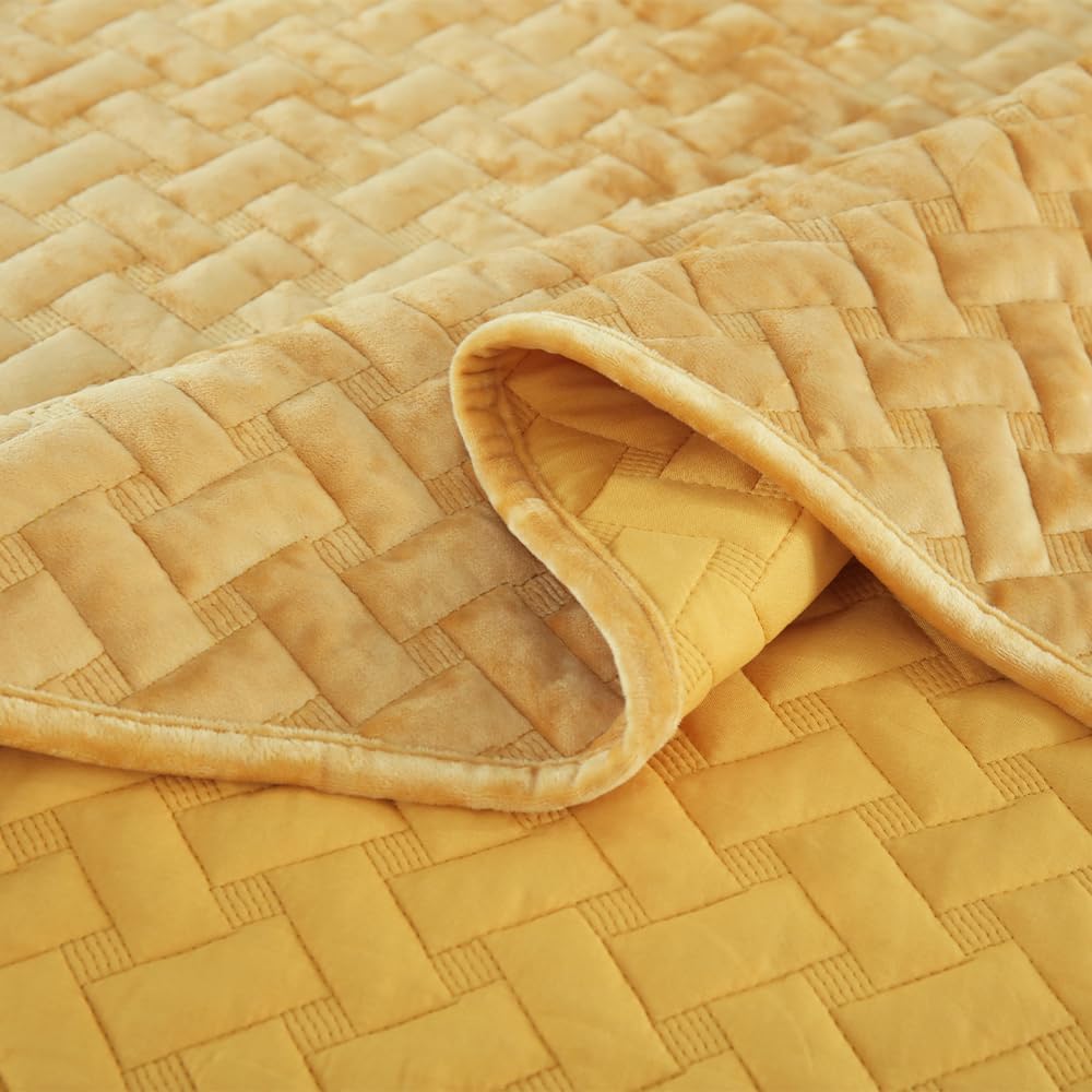 Velvet Bedspread Quilt Bedding Sets,Luxury Elegant Ultra Soft Velvet Comforters Coverlet Blankets,Weave Stitching Pattern Cotton Quilted Bedspread for All Seasons,Yellow,King Size | Breathable material
