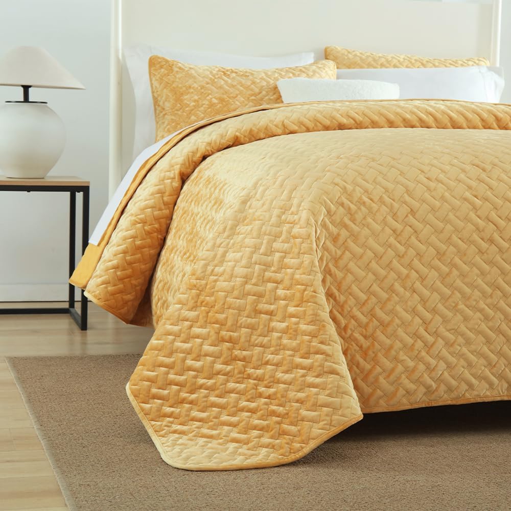 Velvet Bedspread Quilt Bedding Sets,Luxury Elegant Ultra Soft Velvet Comforters Coverlet Blankets,Weave Stitching Pattern Cotton Quilted Bedspread for All Seasons,Yellow,King Size | Breathable material