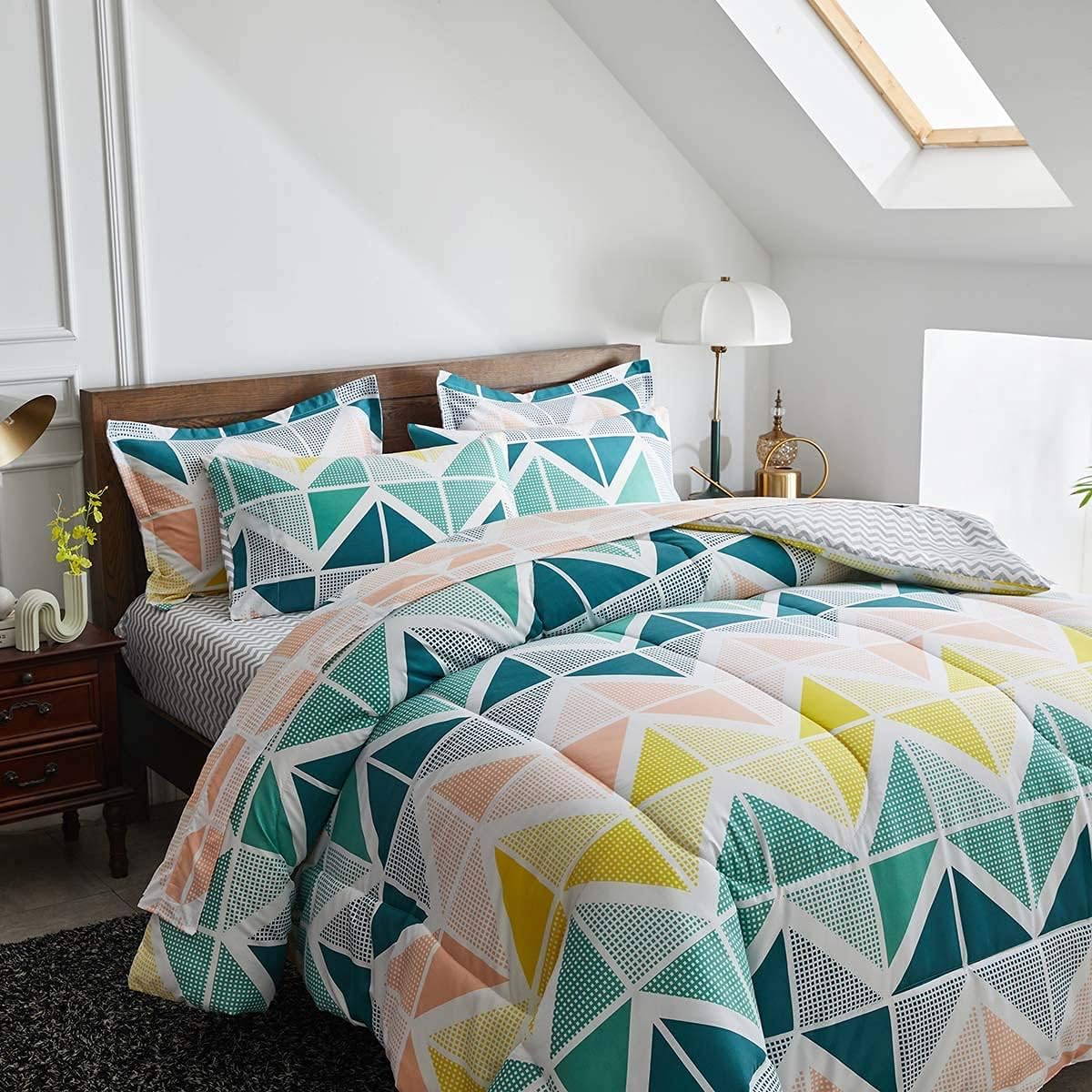 Bed in a Bag 7 Pieces Queen Size Yellow Green Triangles Print - Soft Microfiber Reversible Bed Comforter Set (1 Comforter 2 Pillow Shams 1 Flat Sheet 1 Fitted Sheet 2 Pillowcases)