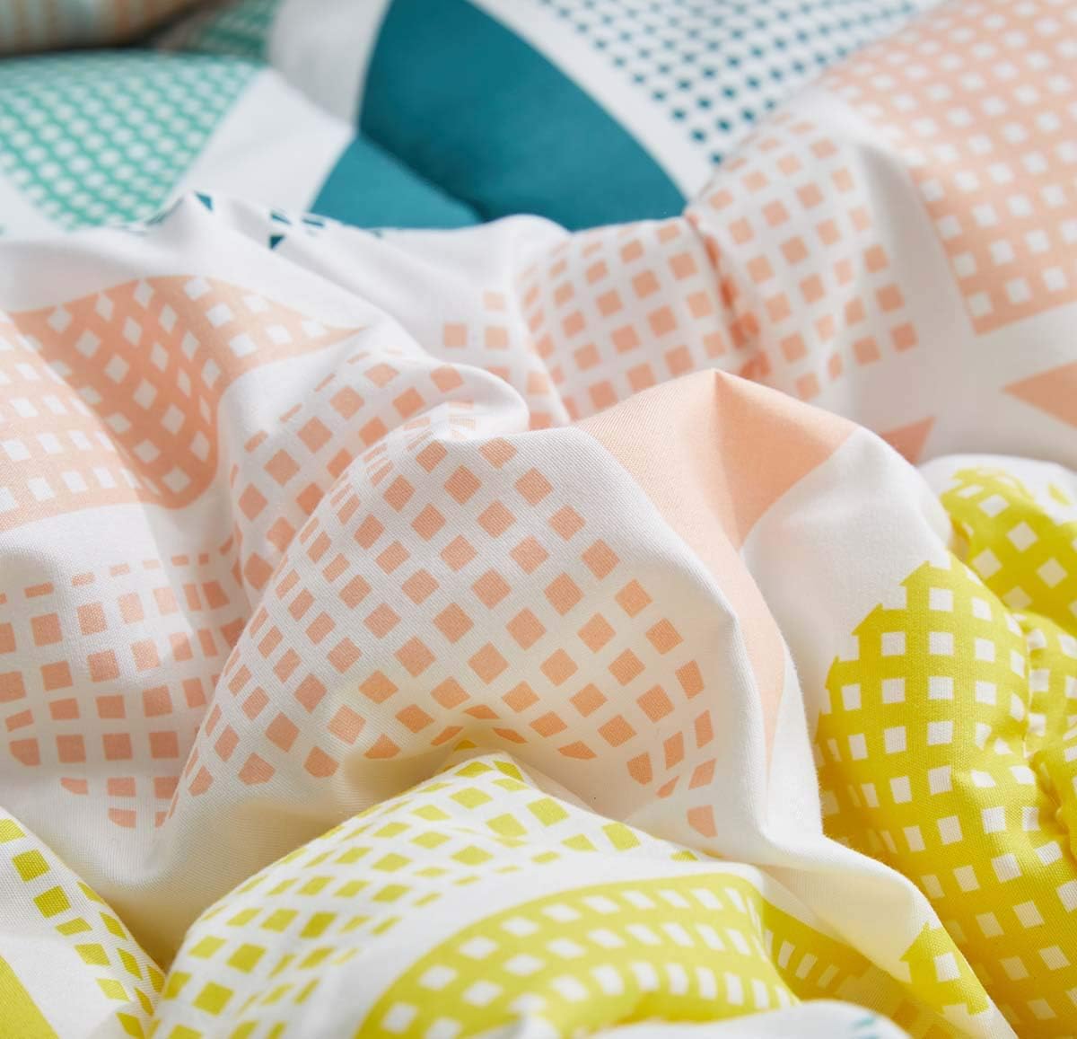 Bed in a Bag 7 Pieces Queen Size Yellow Green Triangles Print - Soft Microfiber Reversible Bed Comforter Set (1 Comforter 2 Pillow Shams 1 Flat Sheet 1 Fitted Sheet 2 Pillowcases)