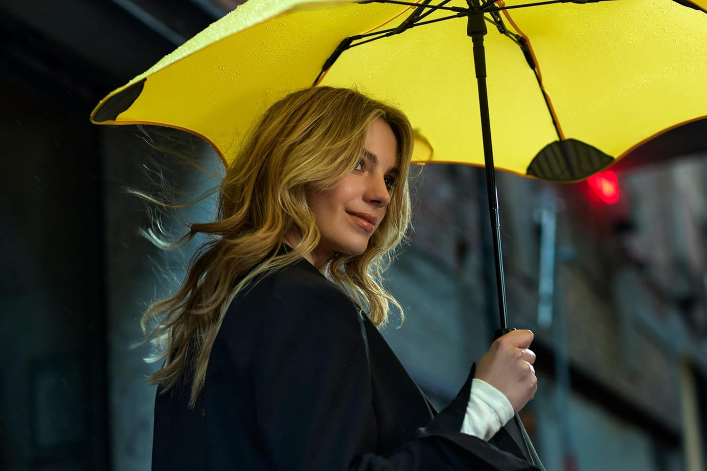 BLUNT Metro Windproof Travel Umbrella - 39" Compact Umbrella for Wind and Rain, Portable, Heavy Duty, UV Protection