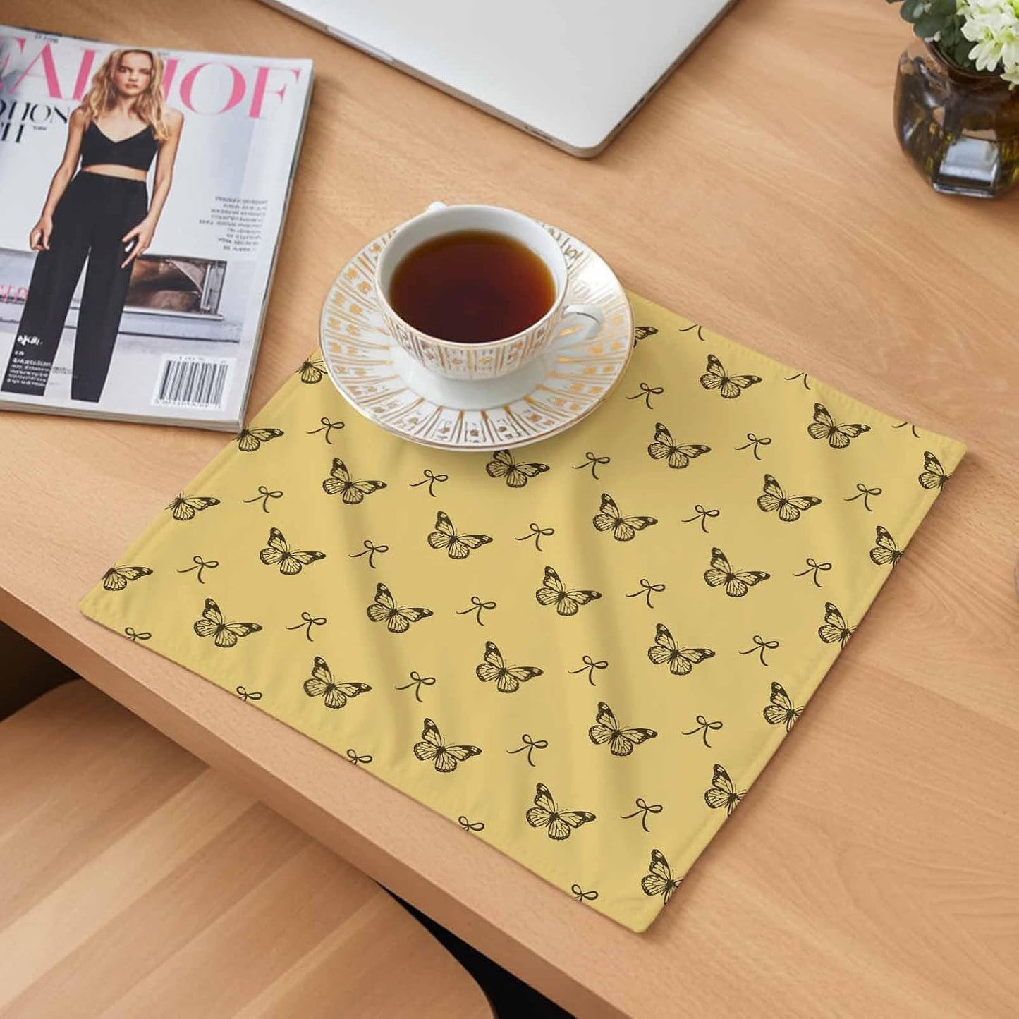 Cloth Napkins Set of 1pcs, Spring Butterflies Bow Dinner Napkins Cloth Washable Reusable Napkin for Wedding Holiday Party Dinner Table Decor Yellow Background