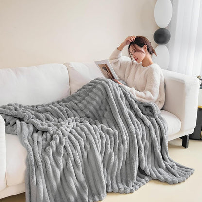 Thickened Rabbit Plush Velvet Cover Blanket, Thickened Faux Rabbit Fur Throw Blanket, Faux Fur Throw Blankets for Sofa & Bed, Warm Fuzzy Home Room Decor Throws (Light Yellow,100x150cm)