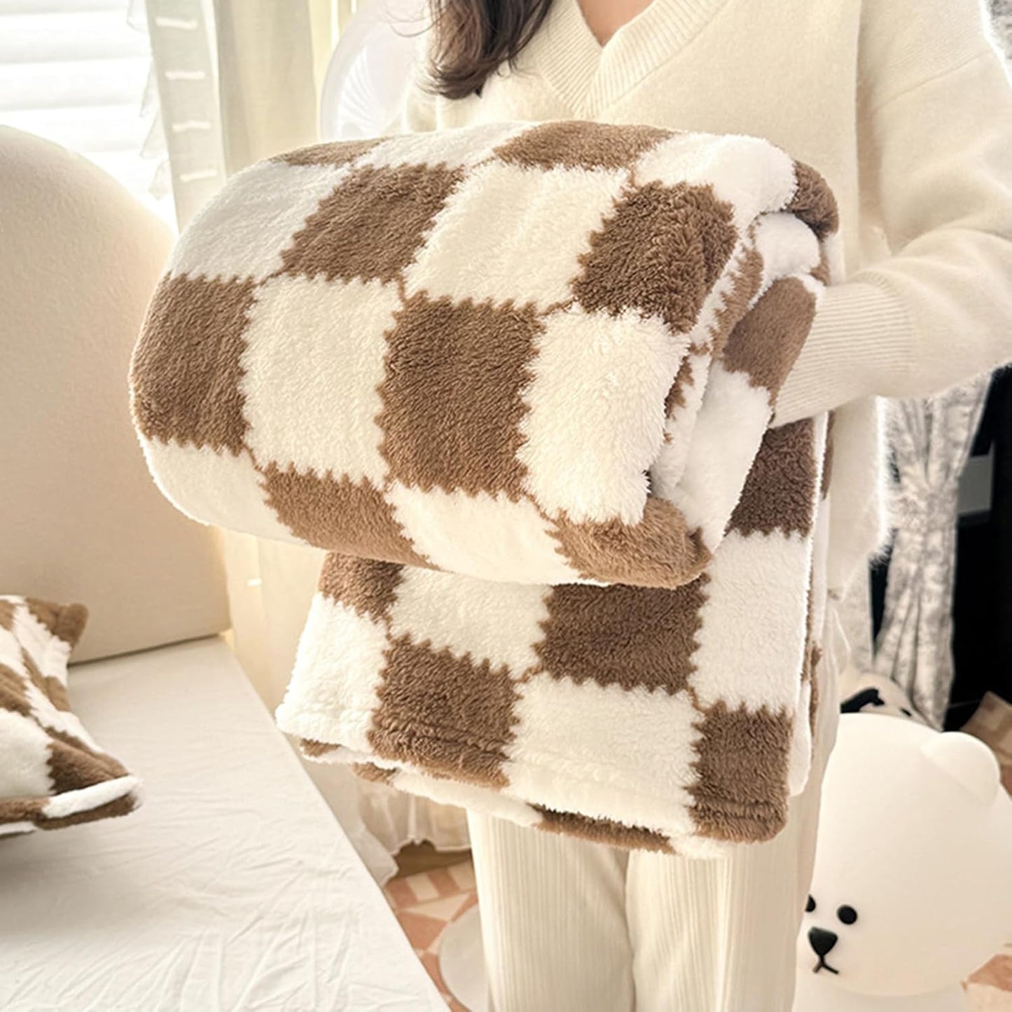 Faux Fur Throw Blanket for Couch, Fleece Flannel Blanket, Lightweight & Soft Blanket for Bed, Couch or Travel, Plush Fleece Warm Cozy Sofa Bed Throw(Yellow,70x100cm(28x39inch))
