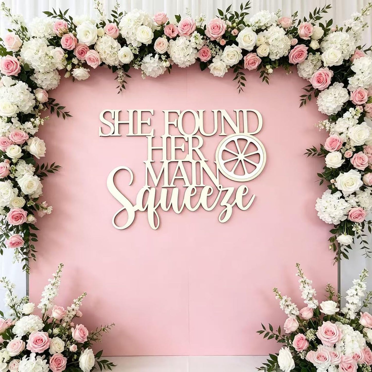 "She Found Her Main Squeeze" Wooden Sign for Backdrop, Fruit Lemon Bridal Shower Wall Decor Sign for Lemon Theme Wedding Engagement Bachelorette Party Backdrop Decoration Supplies