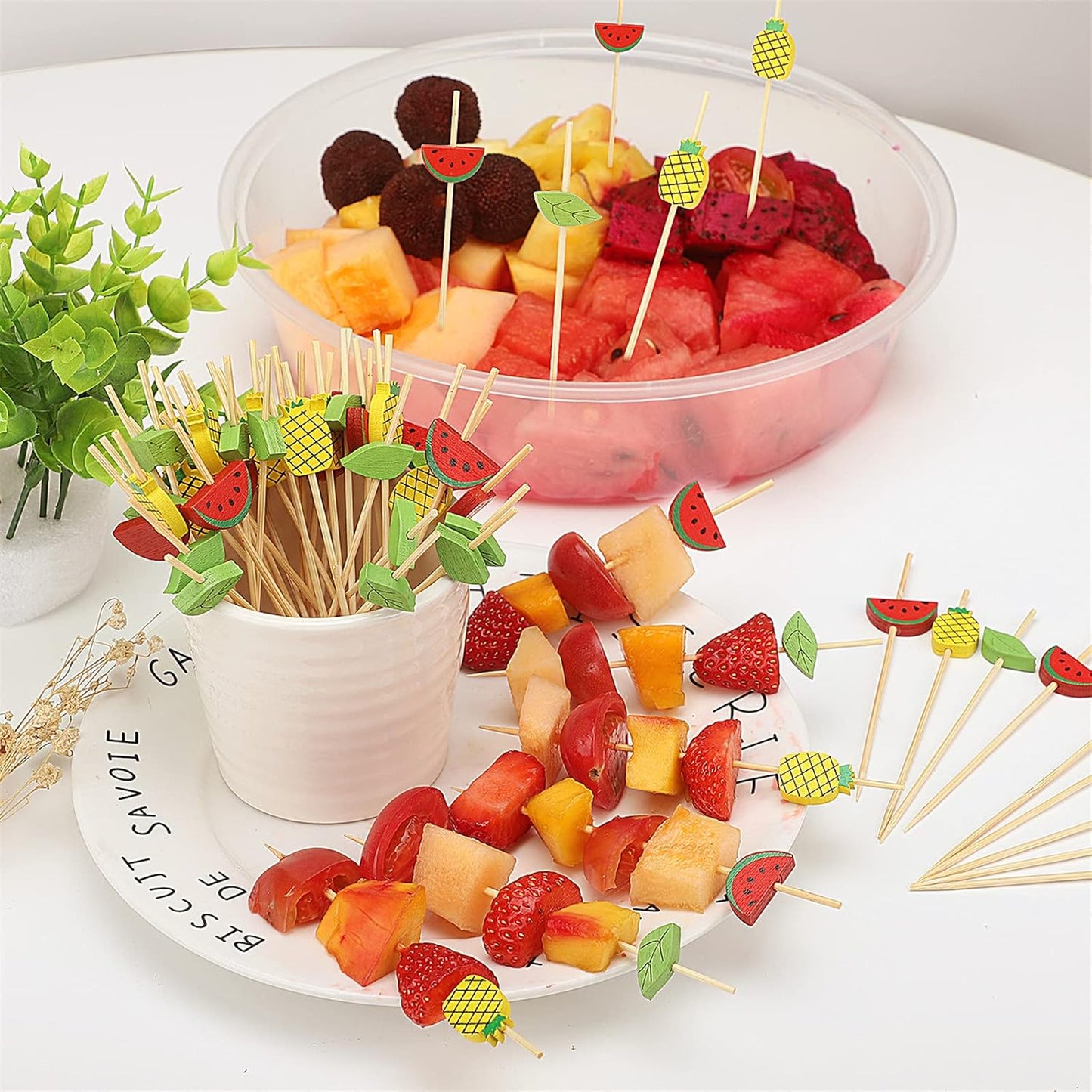 Yellow Pineapple Cocktail Picks, 4.7 Inch Long Bamboo Fancy Toothpicks for Appetizers, Decorative Summer Tropical Hawaiian Party Food Drinks Garnish Fruit Skewer Sticks 100 Counts - MSL171