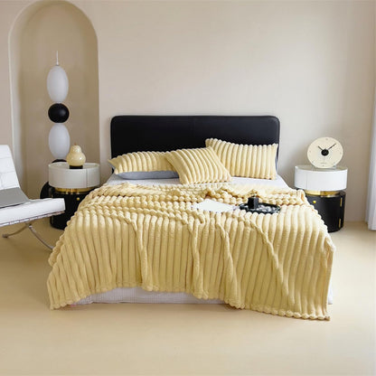 Wttfc Faux Fur Blankets, Fleece Throw Blanket, Super Soft Throw Blanket, Fuzzy Cozy Thick Warm Textured Blanket for Beds, Sofas, Couches, for All Seasons,Cream Yellow,39x59in