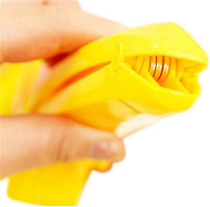 1 PCs Creative Stainless Steel Banana Chopper Fruit Cutter Cucumber Vegetable Peeler slicers Kitchen Tools, Yellow