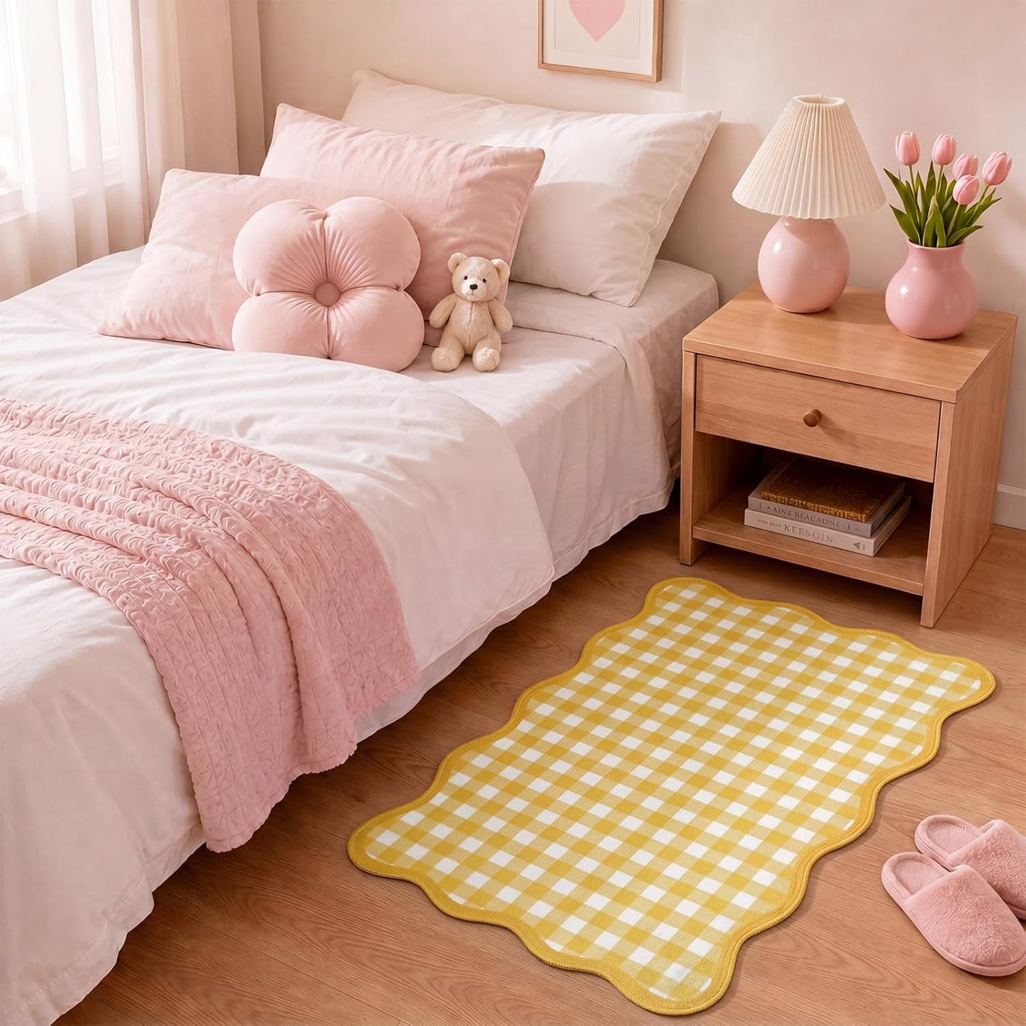 Yellow and White Scalloped Plaid Entryway Rug 16.5 x 27.5 Buffalo Checkered Indoor Mat Washable Non-Slip Gingham Door Rug for Entryway Entrance Bedroom Kitchen Living Room Decor