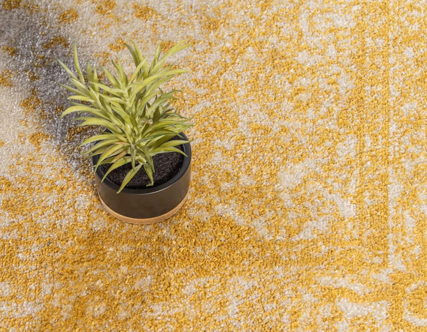 Bromley Collection Area Rug - Midnight (5' 1" x 8' Rectangle Yellow/Ivory)