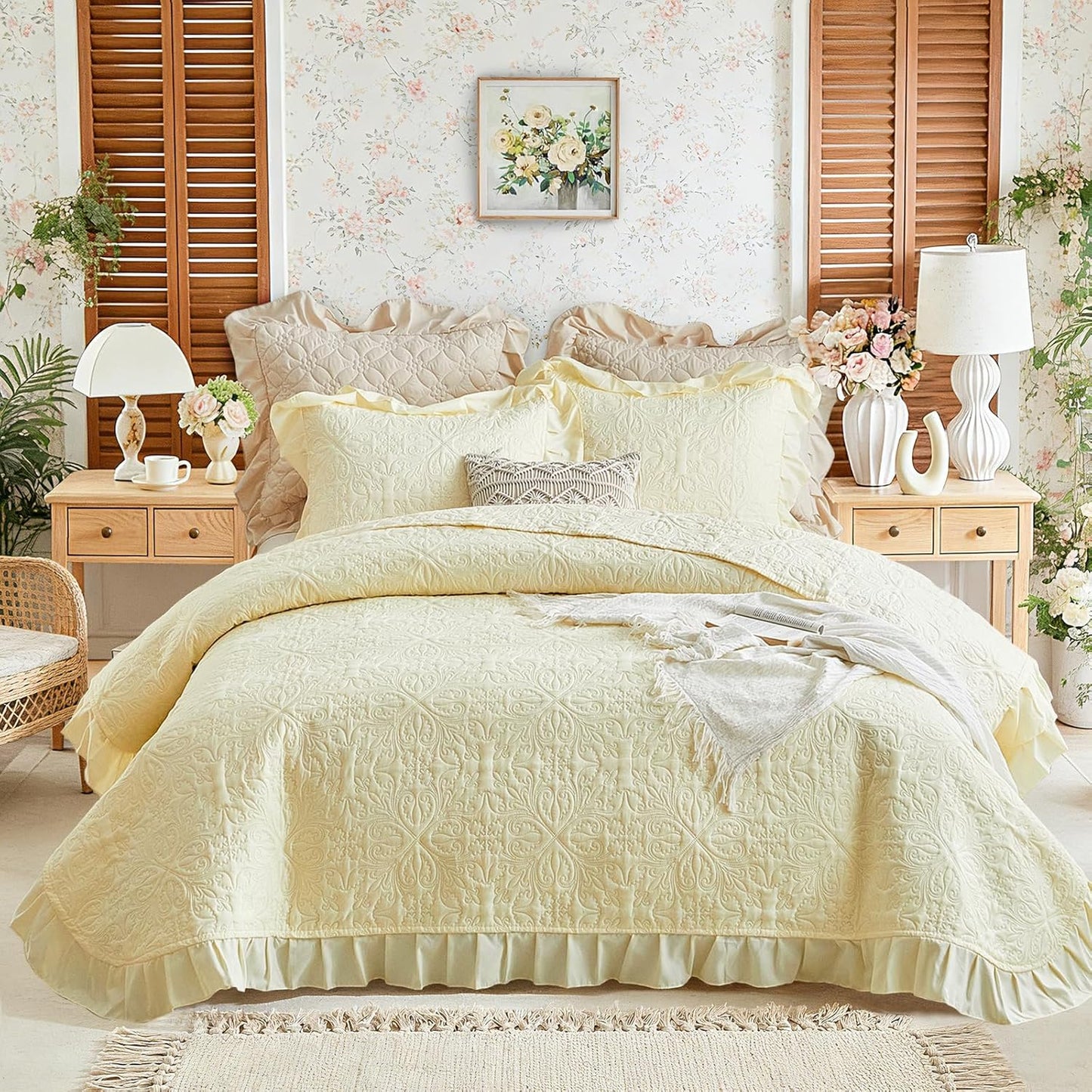 Ruffles Quilt Set Queen Size 96 * 96in - 3 Pieces Solid Shabby Chic Farmhouse Ruffled Bedding Rustic Coverlet Lightweight Fluffy Summer Oversized Bedspread with Shams for Women Men Light Yellow