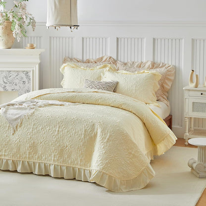 Ruffles Quilt Set Queen Size 96 * 96in - 3 Pieces Solid Shabby Chic Farmhouse Ruffled Bedding Rustic Coverlet Lightweight Fluffy Summer Oversized Bedspread with Shams for Women Men Light Yellow