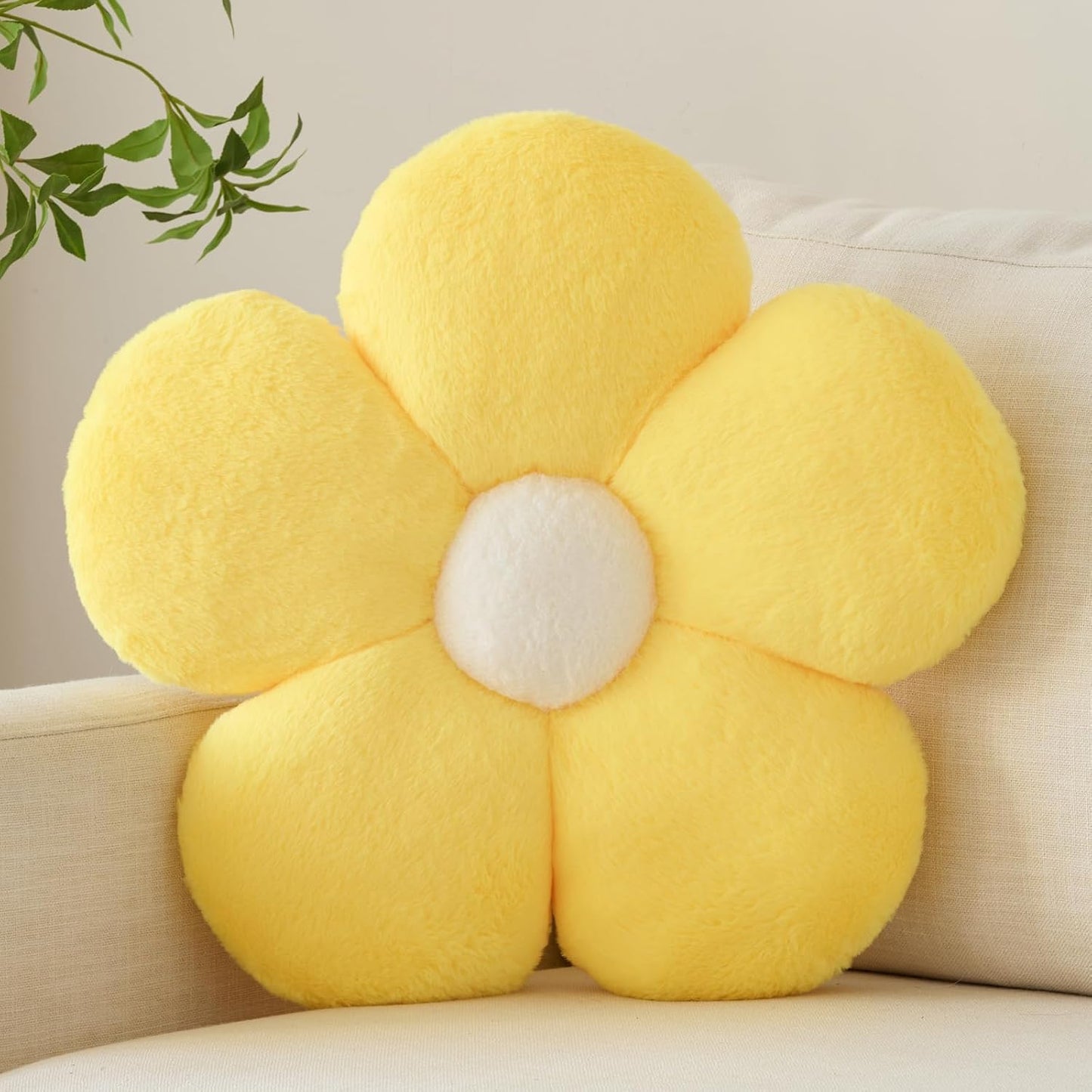 Zlgkjk Flower Pillows, Decorative Throw Pillow with Soft Plush for Couch Bed, Cute Daisy Pillow Cushion Home Decor Floral Throw Pillow (Yellow, 14.9 Inches)