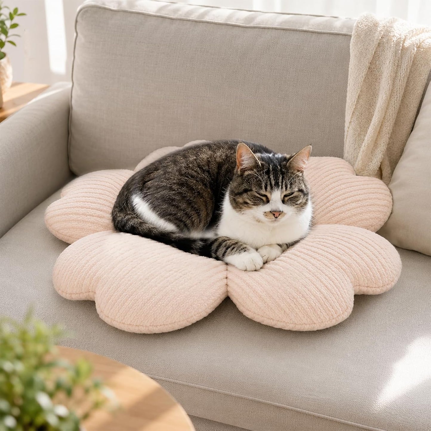 Sioloc Yellow Flower Pillow, Decorative Throw Pillow for Bed, Cute Daisy Flower Shaped Floor Cushion for Pet, Couch & Room Decor (15.7 Inch)