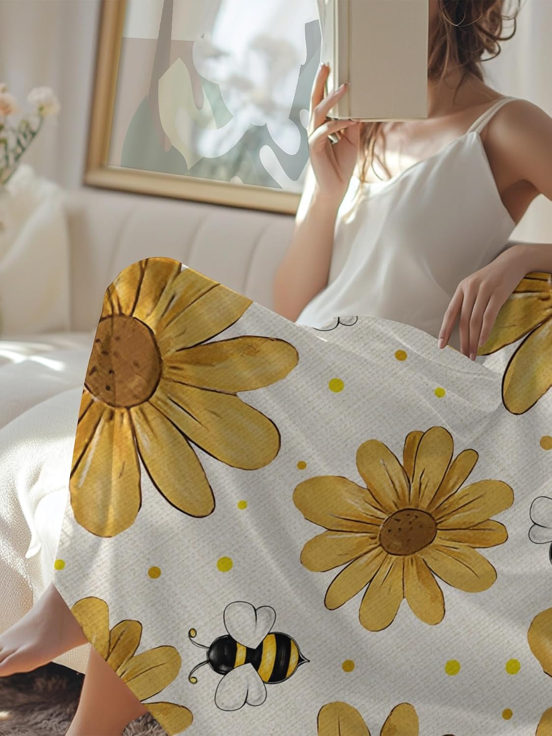 Cooling Blanket for Hot Sleepers, Yellow Daisy Farmhouse Lightweight Breathable Summer Blanket, Garden Floral Honeybees Burlap Double-Side Cool Throw Blankets for Sleeping Travel, 50"x60"