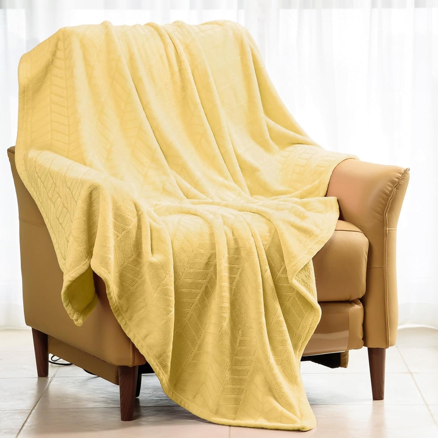 Excervent Premium Flannel Throw Blanket 50x70 Inches Light Yellow, 280GSM 3D Textured Decorative Diamond Rhombus Pattern, Lightweight Microfiber Soft Breathable Suitable for All Seasons