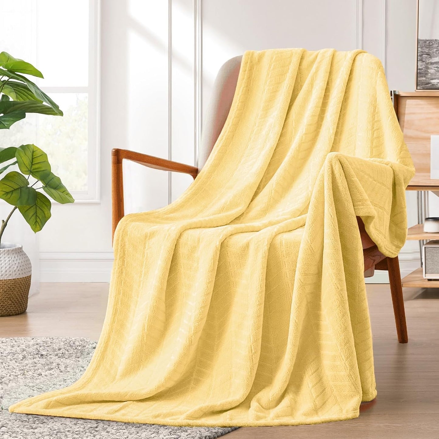 Excervent Premium Flannel Throw Blanket 50x70 Inches Light Yellow, 280GSM 3D Textured Decorative Diamond Rhombus Pattern, Lightweight Microfiber Soft Breathable Suitable for All Seasons