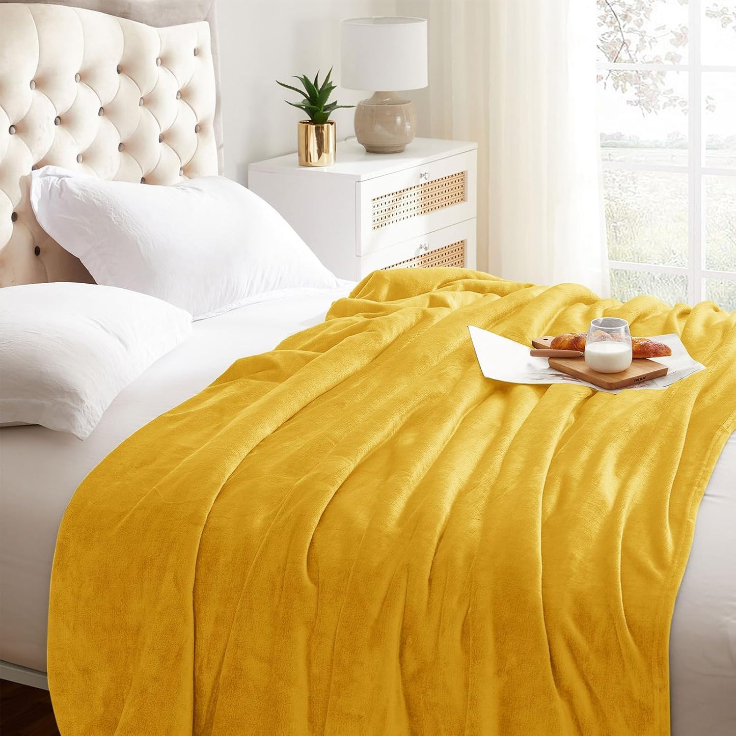 KMUSET Fleece Blanket Honey Yellow Lightweight Super Soft Cozy Fuzzy Bed Blankets Microfiber Factory Shop