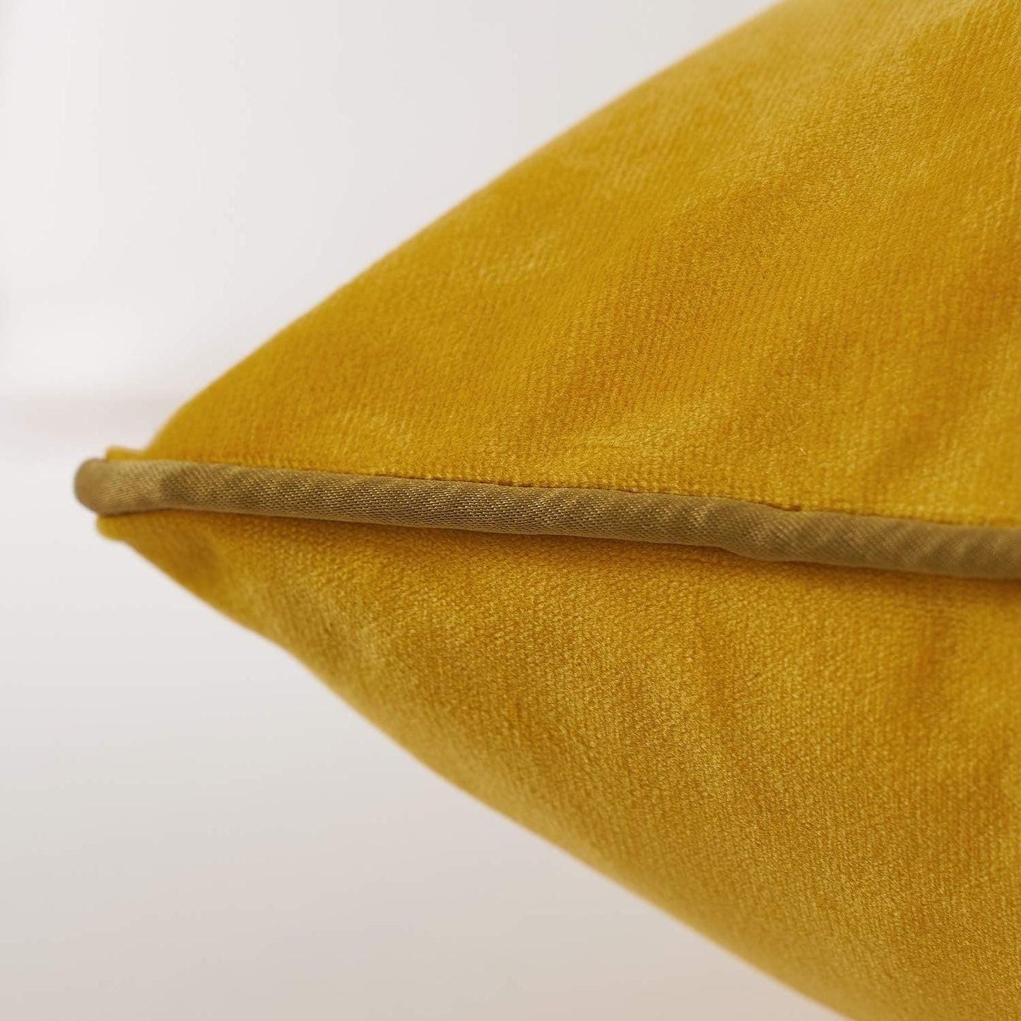 Avigers 18 x 18 Inch Yellow Gold Leather Striped Lines Velvet Cushion Case Luxury Modern Throw Pillow Cover Decorative Pillow for Couch Living Room Bedroom Car
