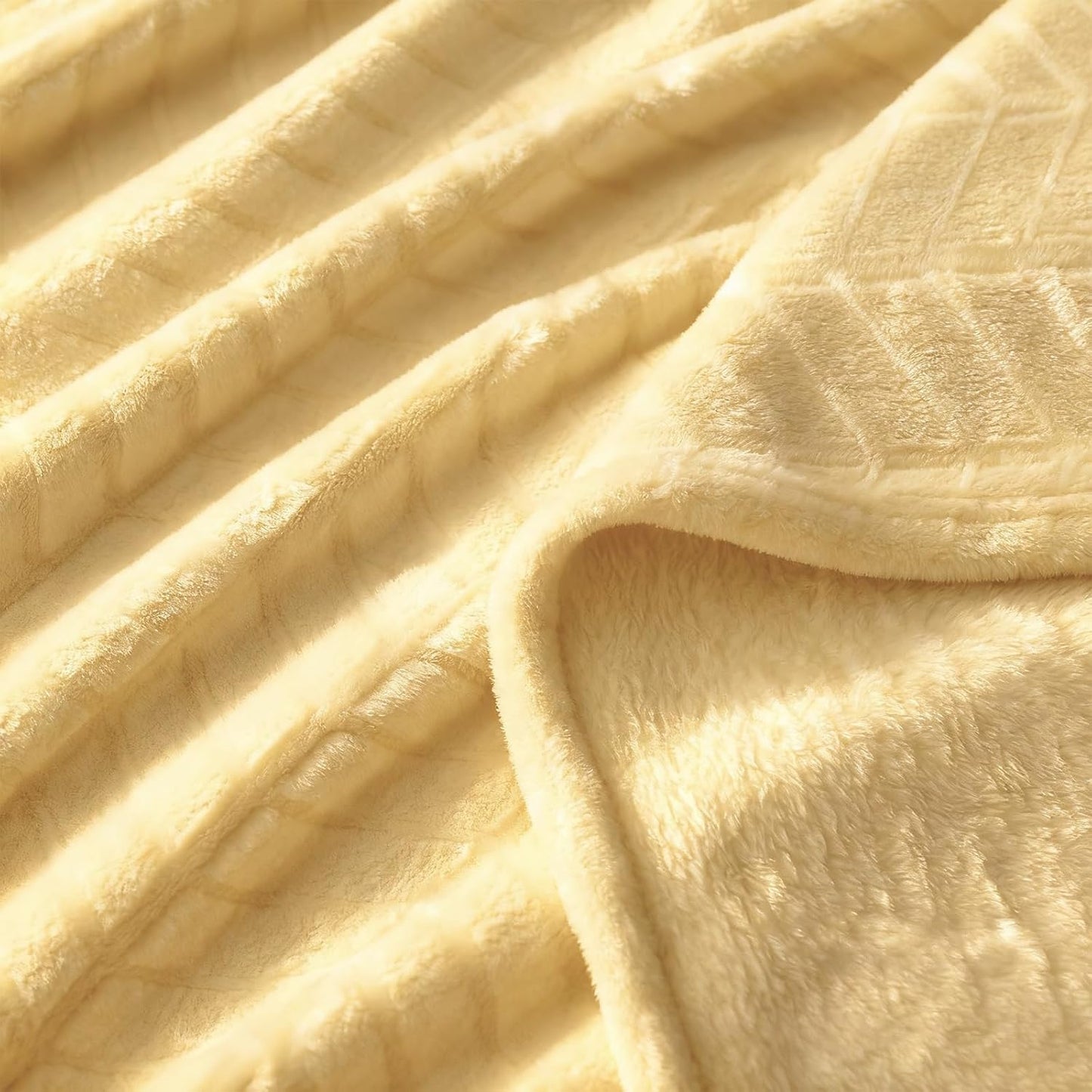 Excervent Premium Flannel Throw Blanket 50x70 Inches Light Yellow, 280GSM 3D Textured Decorative Diamond Rhombus Pattern, Lightweight Microfiber Soft Breathable Suitable for All Seasons
