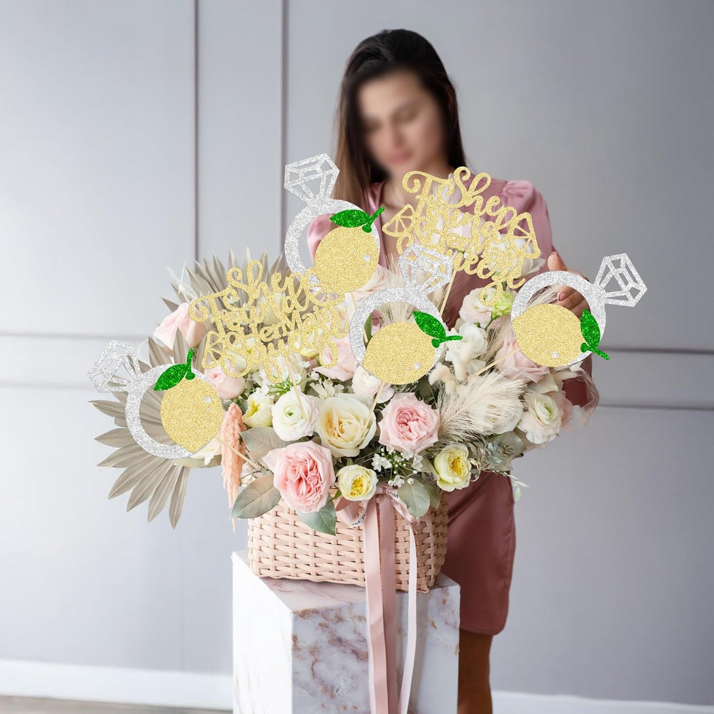 12Pcs Lemon Flower Centerpiece Sticks Assembled Glitter She found Her Main Squeeze Table Centerpiece Sticks for Bridal Engagement Party Baby Shower Birthday Party Cake Supplies Gold