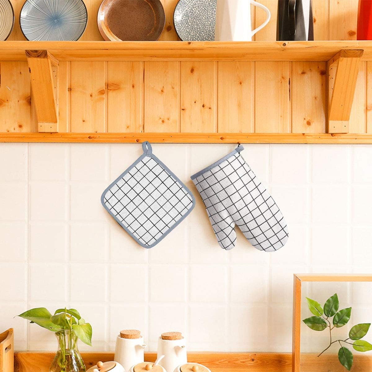 Oven Mitts and Potholders BBQ Gloves-Oven Mitts and Pot Holders with Recycled Infill Silicone Non-Slip Cooking Gloves for Cooking Baking Grilling (4-Piece Set,Yellow)