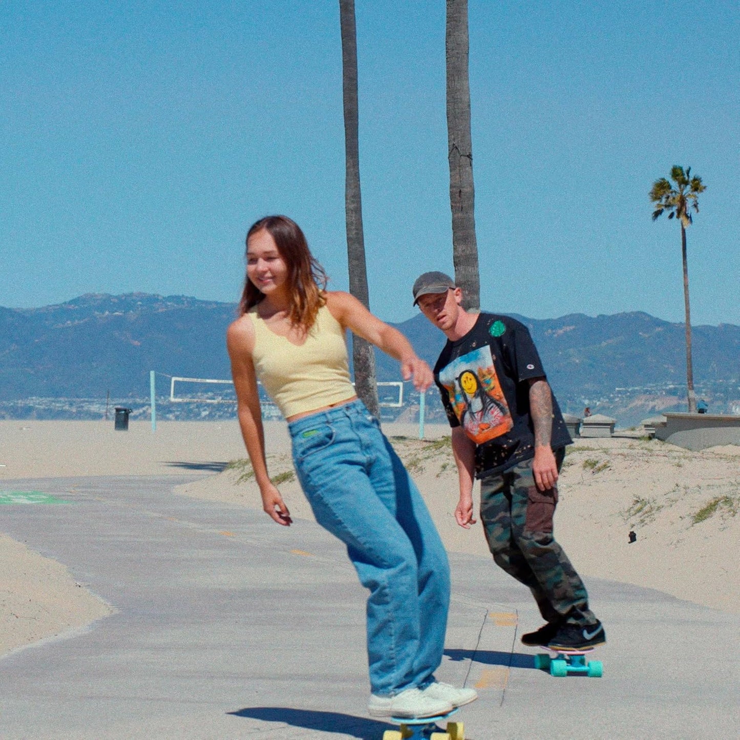 Fishtail Deck 22-inch Mini Cruiser Skateboard