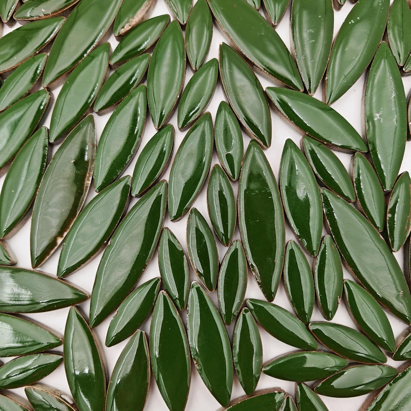 500g/1.1lb Willow Leaf Petal Shape Ceramic Mosaic,Irregular Mosaic Pieces for Home Decoration or DIY Crafts,Mosaic Making Supplies. (Dark Green)
