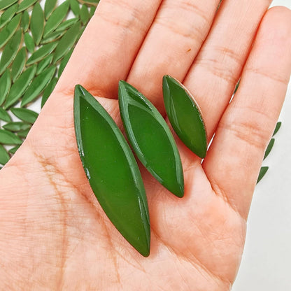 500g/1.1lb Willow Leaf Petal Shape Ceramic Mosaic,Irregular Mosaic Pieces for Home Decoration or DIY Crafts,Mosaic Making Supplies. (Dark Green)
