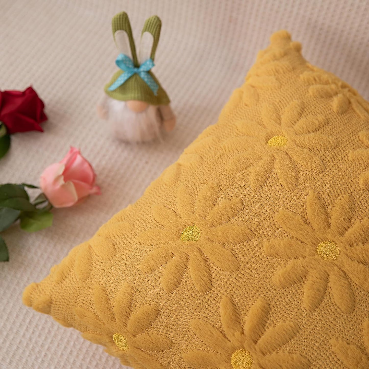 Spring Summer Pillow Covers 18x18 inch Set of 2 Yellow Daisy Flower Outdoor Farmhouse Soft Plush Throw Pillows for Sofa Holiday Spring Summer Home Decor