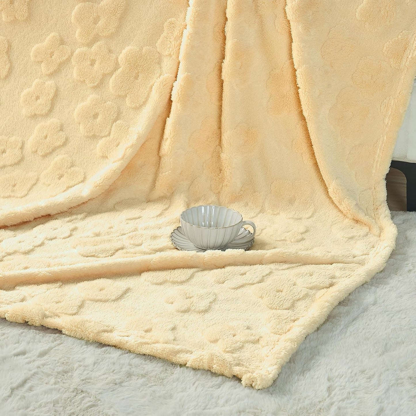 FY FIBER HOUSE Ultra Soft Fuzzy King Blanket, 90"x108", Light Yellow