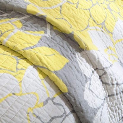 Madison Park Lola 100% Cotton Quilt Set - Casual Floral Channel Stitching Design, All Season, Lightweight Coverlet Bedspread Bedding, Shams, Decorative Pillows, King/Cal King(104"x94"), Yellow 6 Piece