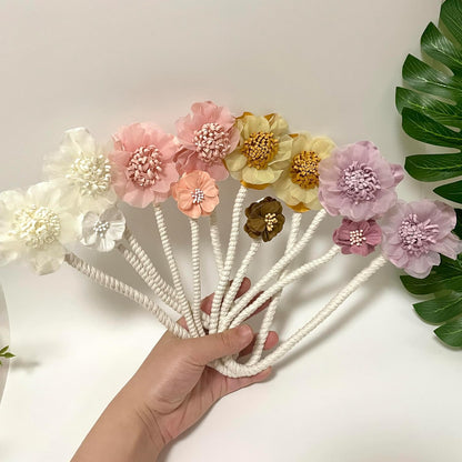 2 Packs Flower Curtain Buckle,Handmade Artificial Flower Curtain Holdbacks Clips,Flexible Curtain Tiebacks Clips Elegant Decorative for Living Room Bedroom(Yellow)