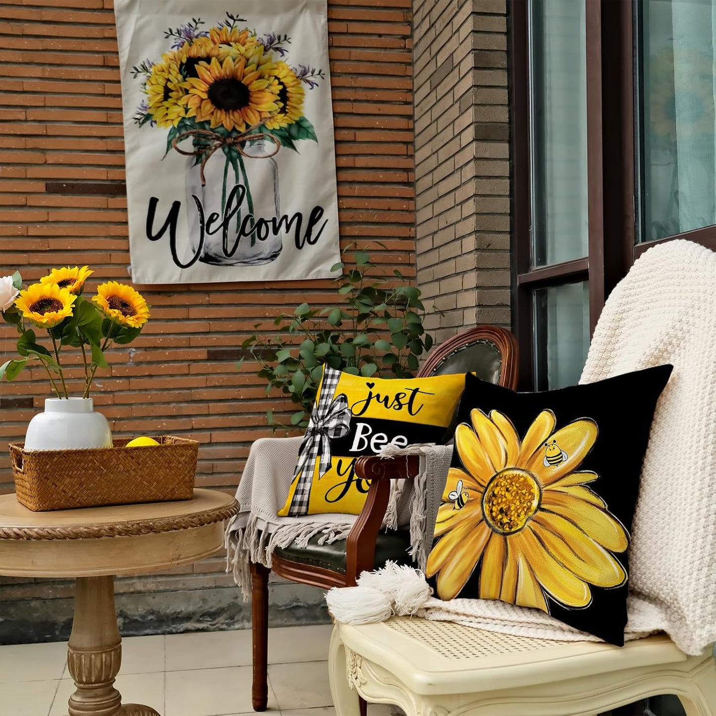 GEEORY Summer Pillow Covers 18x18 Inch Set of 4, Daisy Floral Bee Home Sweet Home Black Yellow Farmhouse Decorative Throw Pillowcases for Sofa G704-18