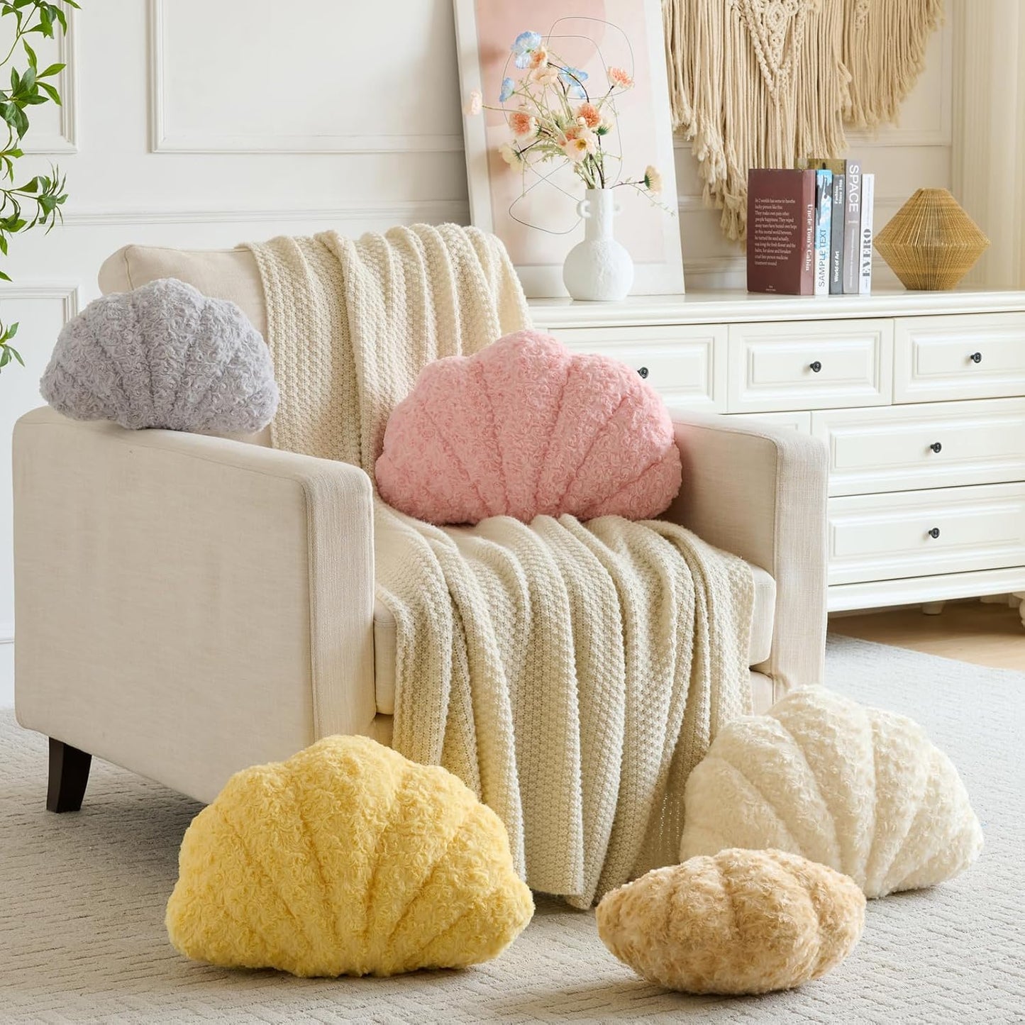 Shell Pillow, Seashell Throw Pillow Room Decor for Couch Bed, Shell Pillows Soft Plush Pillow, Sea Shell Decorative Beach Cushion Pillows (Cream Yellow, 14 X 11 Inches)