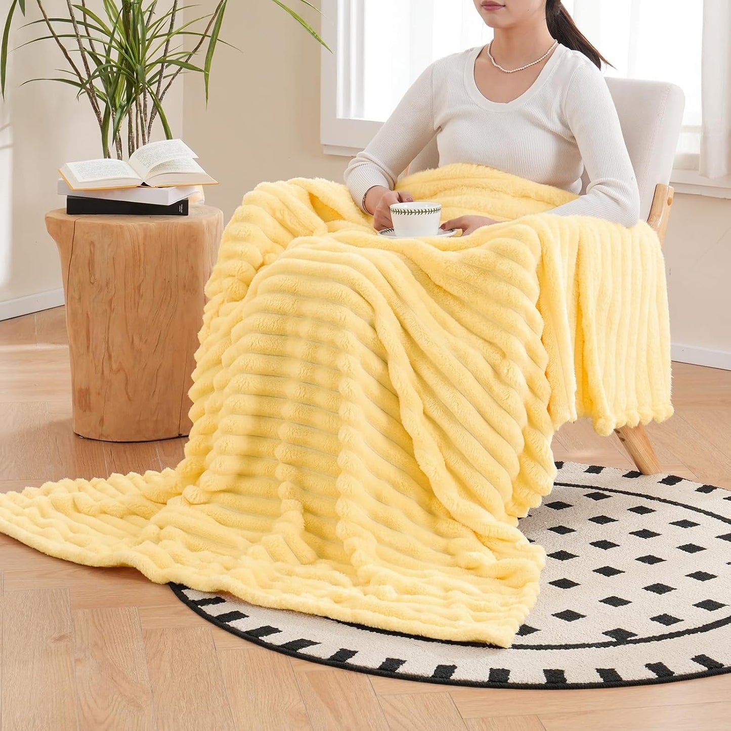 Vessia Flannel Fleece Throw Blanket for Couch,Sofa,Bed, 300GSM Striped Light Yellow Throw Blanket for Adults and Kids, Super Soft Warm Cozy Lightweight Home Decor for All-Season(50x70inch)