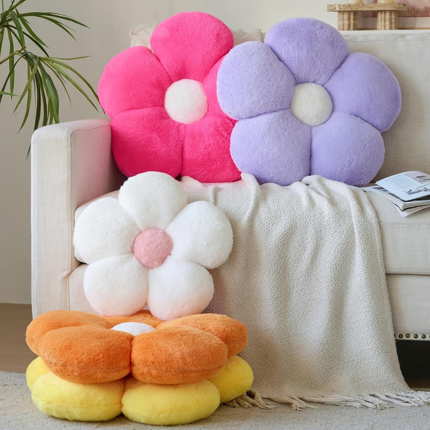 Zlgkjk Flower Pillows, Decorative Throw Pillow with Soft Plush for Couch Bed, Cute Daisy Pillow Cushion Home Decor Floral Throw Pillow (Yellow, 14.9 Inches)