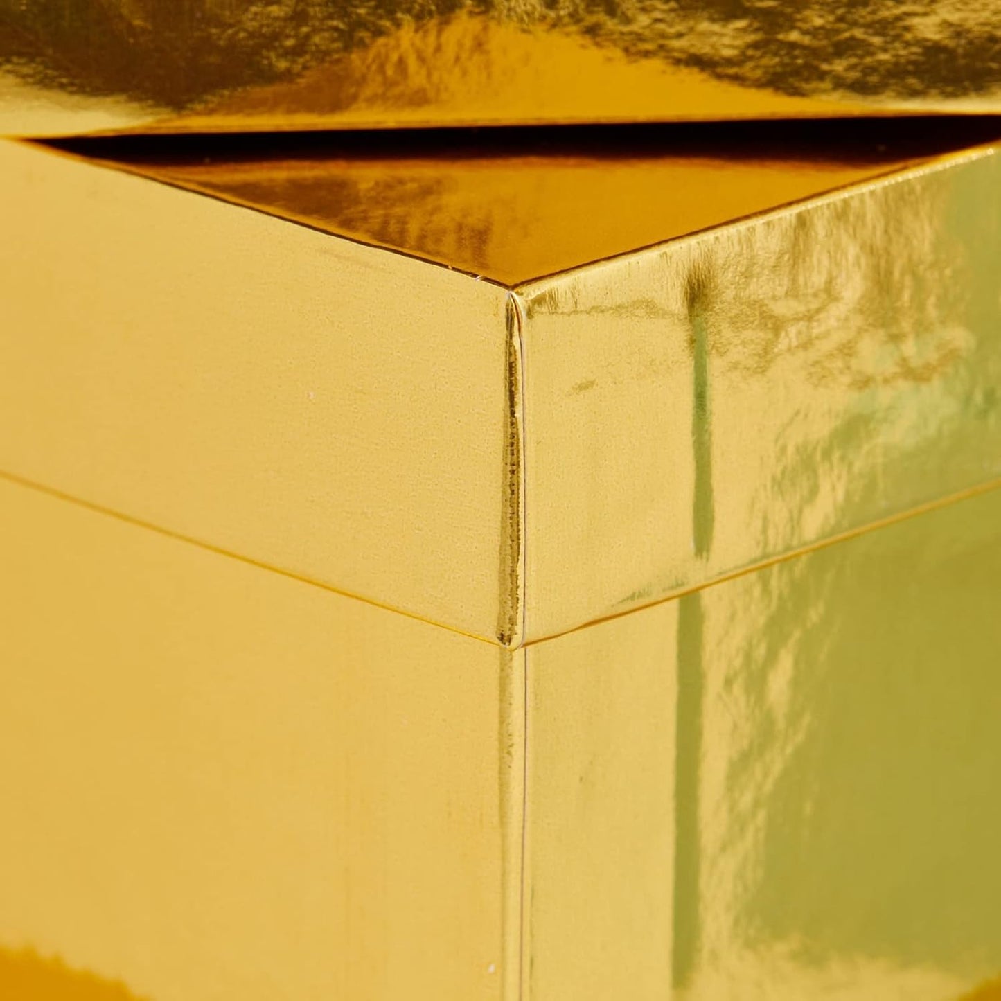 4-Pack Square Gold Nesting Gift Boxes with Lids - Assorted 4 Sizes (6.25 x 6.25 x 4 in to 3.25 x 3.25 x 2 in) - Space-Saving & Stackable - Decorative Gold Gift Boxes