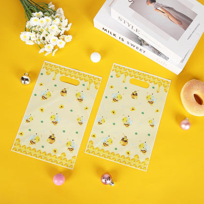 25Pcs Bee Party Favor Bags with Handles Plastic Waterproof Goodie Candy Snacks Bag Yellow Gift Pack for Honeybee Themed Birthday Party Decoration Honey Business Supplies, 9.8 x 6.3 in
