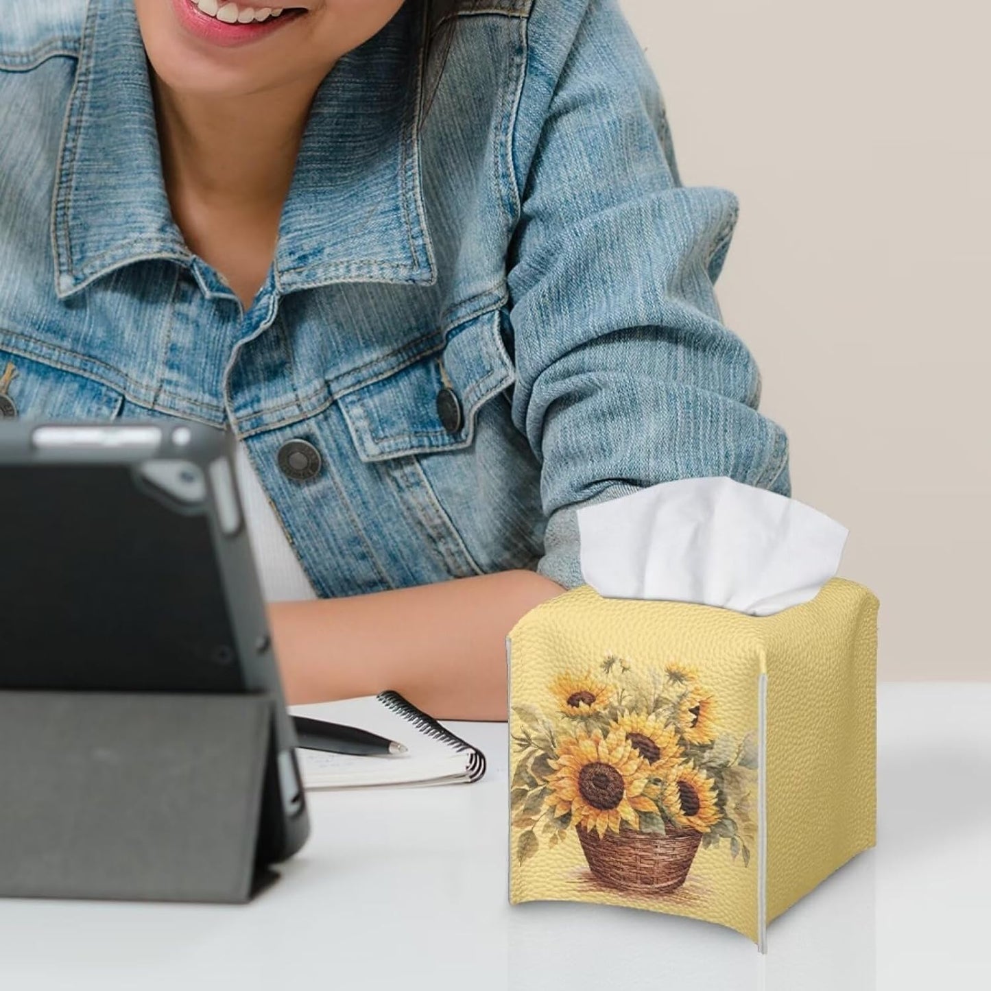 Sunflower Print Tissue Cover Novelty Case Box with Bottom Belt Tissue Box Holder Square Tissue Dispenser Box Novelty for Bathroom Office Parlor Yellow