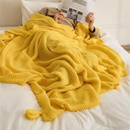 Soft Cable Knit Throw Blanket for Couch, 70.8x78.7 Inches Merino Wool Blend Chunky Knitted Blanket for Adults, Winter Warm Heavy Sofa Bed Throw, Cream Fringe Blanket(Yellow,70 * 100CM)