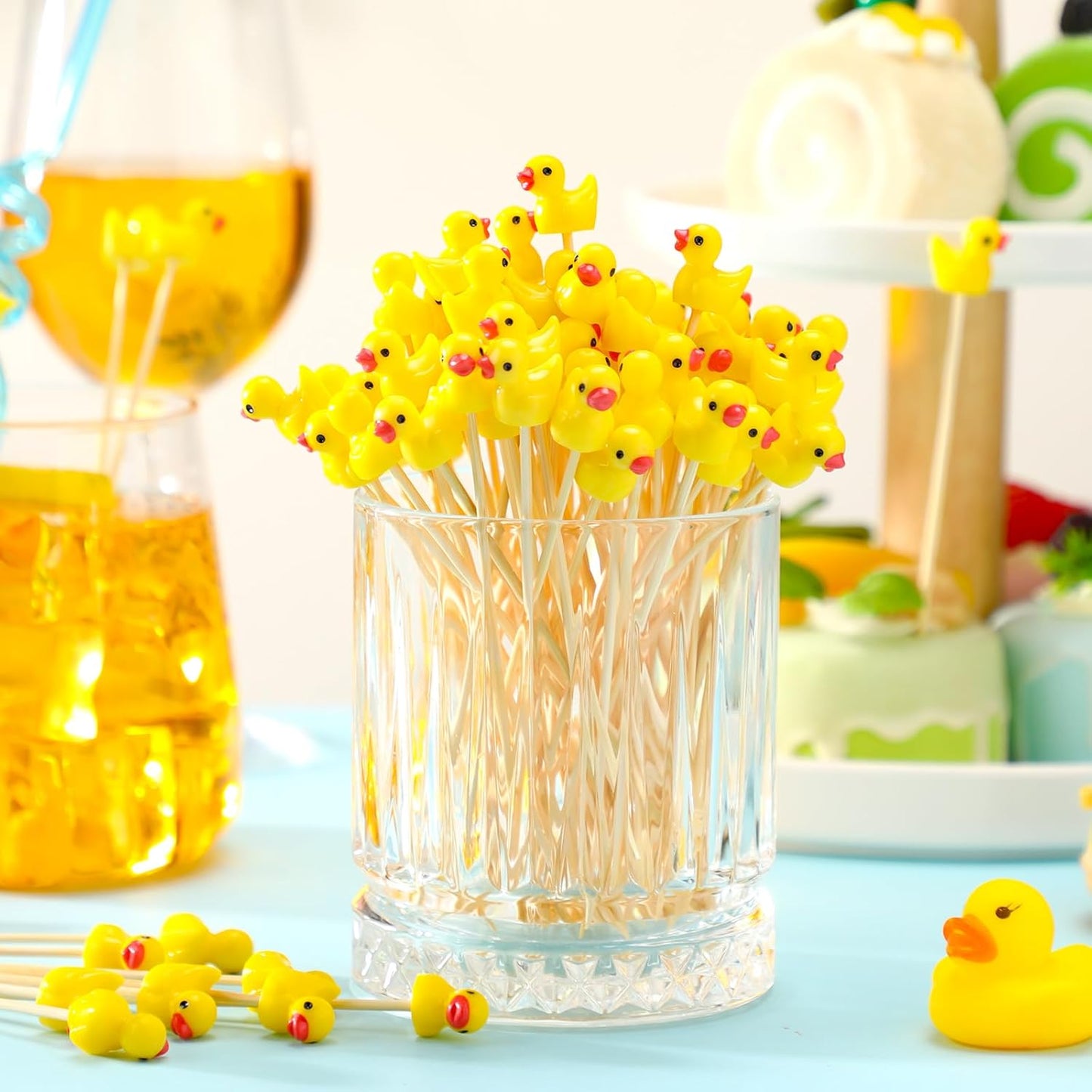 100 Pcs Cute Duck Cocktail Picks Cupcake Picks Bamboo Toothpicks Resin Duck, Fancy Toothpicks for Appetizers Cocktail Skewers Sticks for Garnish Food Fruit Drink Hawaiian Tropical Party